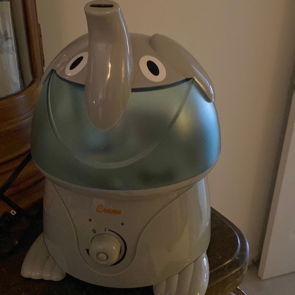 Crane humidifier elephant ultrasonic cool mist never used